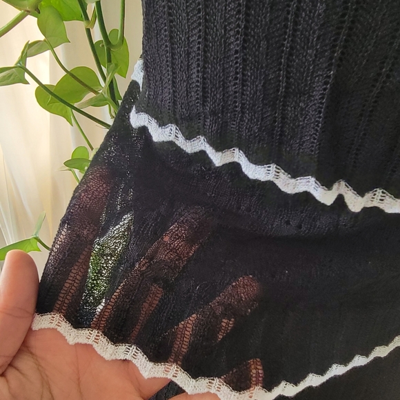 EUC Cache stretch knit Ruffled chevron black top size S - Picture 4 of 5